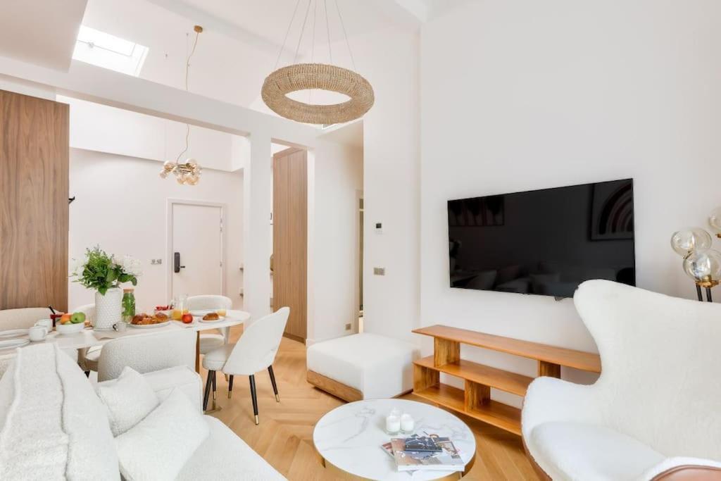 Luxurious Family Flat - Le Marais - With Ac * Parijs